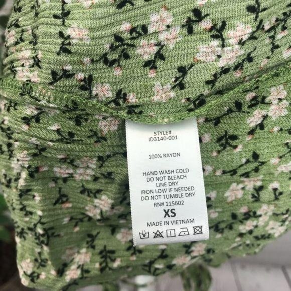 All In Favor Button Down Floral Midi Dress NWOT - Picture 10 of 10